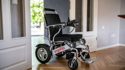 La chaise roulante électrique pour personne âgée : guide et information