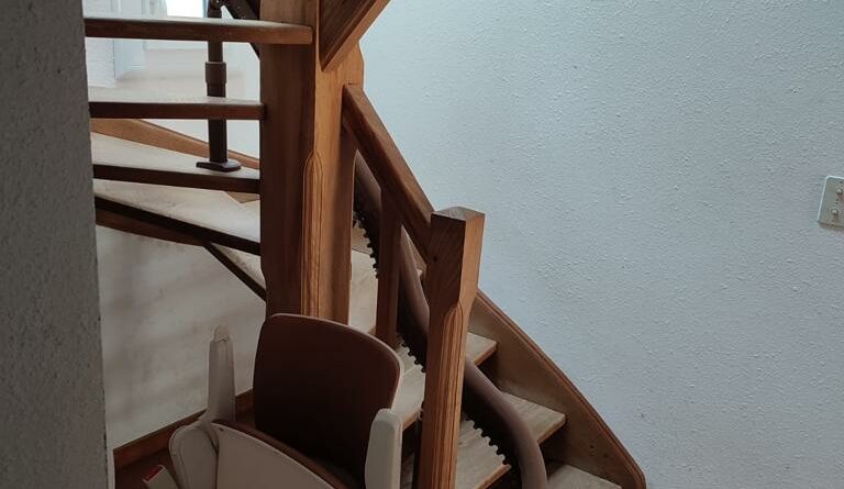 Quel est l’âge idéal pour acheter un monte escalier à Toulouse ?