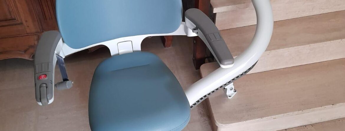 Monte-escaliers, douches sécurisées et lits médicalisés : les équipements qui changent la vie en 2026