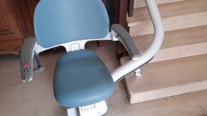 Monte-escaliers, douches sécurisées et lits médicalisés : les équipements qui changent la vie en 2026