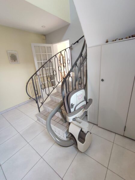 Installation monte escalier Pamiers en Ariège